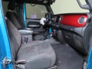 ✅ 2020 Jeep Wrangler Unlimited Rubicon • VIN: 1C4HJXFG0LW141133 • Lot: 84976745. Wystawiony na Copart z przebiegiem 61 973 mil. Bezpłatny archiwum sprzedaży aukcyjnych z USA i szczegółowy raport historii pojazdu na DreamBid. Zdjęcie 5.