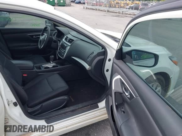 ✅ 2018 Nissan Altima S • VIN: 1N4AL3AP2JC218861 • Lot: 43303824. Wystawiony na IAAI z przebiegiem 75 958 mil. Bezpłatny archiwum sprzedaży aukcyjnych z USA i szczegółowy raport historii pojazdu na DreamBid. Zdjęcie 5.