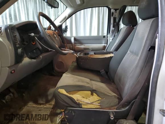 2008 Chevrolet Silverado 1500 Work Truck with VIN 1GCEC19J78E165301, listed as a Copart auction lot 50997005 with 262,275 mi miles and Clean title. Bid and sale history available at DreamBid. Image 7.