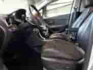 2017 Chevrolet Trax LT с VIN KL7CJPSB7HB185596, выставлен на аукционе Copart как лот 86525385 с пробегом 105 091 миль миль и Списание • Salvage title. История ставок и продаж доступна на DreamBid. Изображение 7.