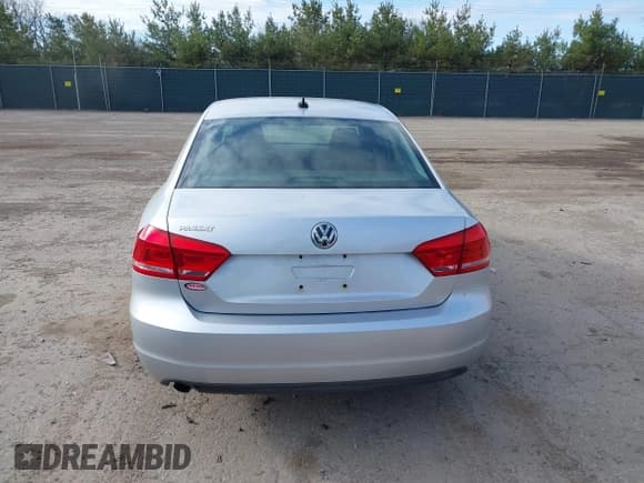 ✅ 2014 Volkswagen Passat S • VIN: 1VWAP7A38EC023630 • Lot: 41974170. Listed on IAAI with 140,835 mi. Free auction sales archive from the USA and detailed vehicle history report at DreamBid. Image 16.