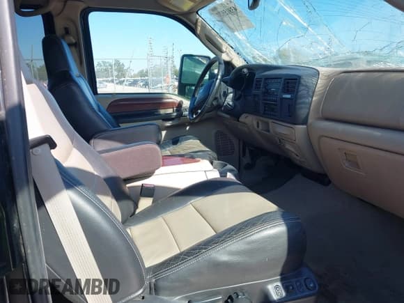 ✅ 2005 Ford Excursion Eddie Bauer • VIN: 1FMSU45P25EA84323 • Lot: 43915927. Listed on IAAI with 149,891 mi. Free auction sales archive from the USA and detailed vehicle history report at DreamBid. Image 5.