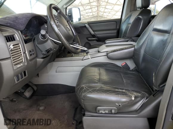 ✅ 2004 Nissan Titan LE • VIN: 1N6AA07A24N524160 • Лот: 82273295. Опубликован ранее на Copart с пробегом 263 591 миль. Бесплатный доступ к архиву аукционных продаж из США и подробный отчёт об истории автомобиля на DreamBid. Изображение 7.