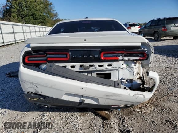 ✅ 2018 Dodge Challenger SXT • VIN: 2C3CDZAG7JH321715 • Лот: 85930925. Опубликован ранее на Copart с пробегом 152 010 миль. Бесплатный доступ к архиву аукционных продаж из США и подробный отчёт об истории автомобиля на DreamBid. Изображение 6.