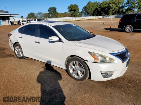 ✅ 2014 Nissan Altima SL • VIN: 1N4AL3AP8EC117488 • Lot: 90816915. Wystawiony na Copart z przebiegiem 202 566 mil. Bezpłatny archiwum sprzedaży aukcyjnych z USA i szczegółowy raport historii pojazdu na DreamBid. Zdjęcie 4.
