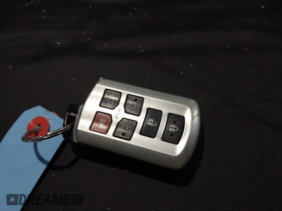 ✅ 2011 Toyota Sienna XLE • VIN: 5TDDK3DC8BS013015 • Lot: 41445174. Listed on IAAI with 127,109 mi. Free auction sales archive from the USA and detailed vehicle history report at DreamBid. Image 11.