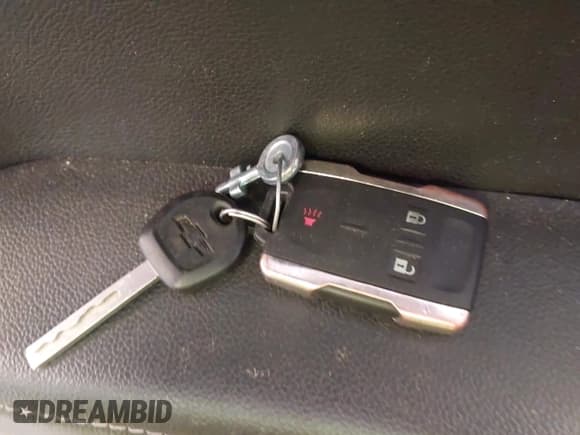 ✅ 2015 Chevrolet Silverado 2500HD LT • VIN: 1GC2KVEG5FZ501928 • Lot: 42460213. Wystawiony na IAAI z przebiegiem Nie podano. Bezpłatny archiwum sprzedaży aukcyjnych z USA i szczegółowy raport historii pojazdu na DreamBid. Zdjęcie 11.