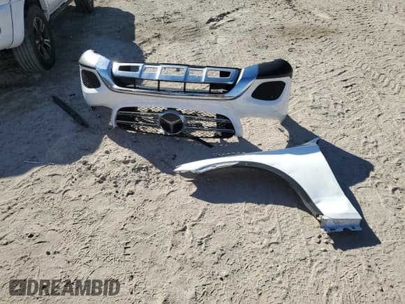 ✅ 2019 Mercedes-Benz GLC 300 • VIN: WDC0G4JB4KF570161 • Lot: 92090685. Listed on Copart with 81,351 mi. Free auction sales archive from the USA and detailed vehicle history report at DreamBid. Image 13.