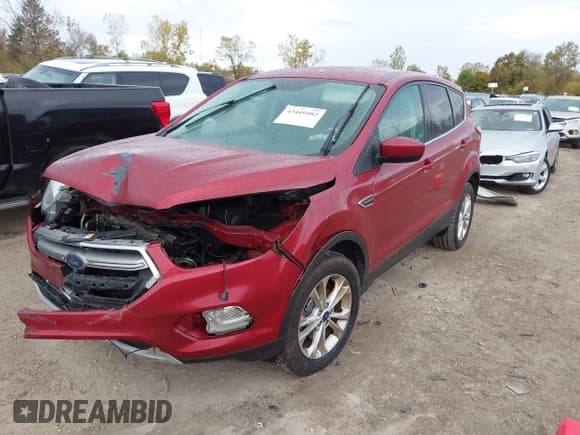 ✅ 2017 Ford Escape SE • VIN: 1FMCU9GDXHUE82586 • Lot: 43449482. Wystawiony na IAAI z przebiegiem 150 608 mil. Bezpłatny archiwum sprzedaży aukcyjnych z USA i szczegółowy raport historii pojazdu na DreamBid. Zdjęcie 2.