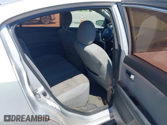 ✅ 2010 Nissan Sentra SR • VIN: 3N1AB6AP6AL693323 • Lot: 42781815. Wystawiony na IAAI z przebiegiem Nie podano. Bezpłatny archiwum sprzedaży aukcyjnych z USA i szczegółowy raport historii pojazdu na DreamBid. Zdjęcie 8.