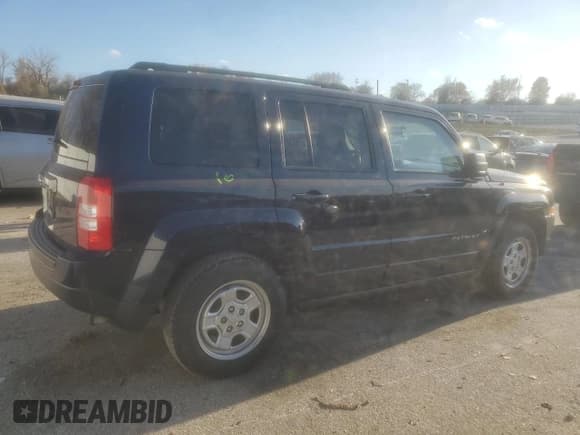 ✅ 2015 Jeep Patriot Sport • VIN: 1C4NJPBB7FD298218 • Лот: 92931875. Опубликован ранее на Copart с пробегом 68 482 миль. Бесплатный доступ к архиву аукционных продаж из США и подробный отчёт об истории автомобиля на DreamBid. Изображение 3.