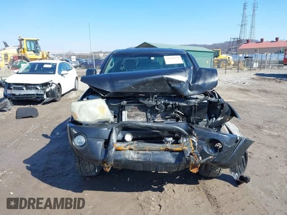 ✅ 2007 Toyota Tacoma • VIN: 5TEUU42N57Z407988 • Lot: 41709278. Wystawiony na IAAI z przebiegiem 243 667 mil. Bezpłatny archiwum sprzedaży aukcyjnych z USA i szczegółowy raport historii pojazdu na DreamBid. Zdjęcie 13.