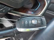 ✅ 2017 Lincoln MKZ Hybrid Select • VIN: 3LN6L5LUXHR663550 • Lot: 42484367. Wystawiony na IAAI z przebiegiem 183 979 mil. Bezpłatny archiwum sprzedaży aukcyjnych z USA i szczegółowy raport historii pojazdu na DreamBid. Zdjęcie 11.