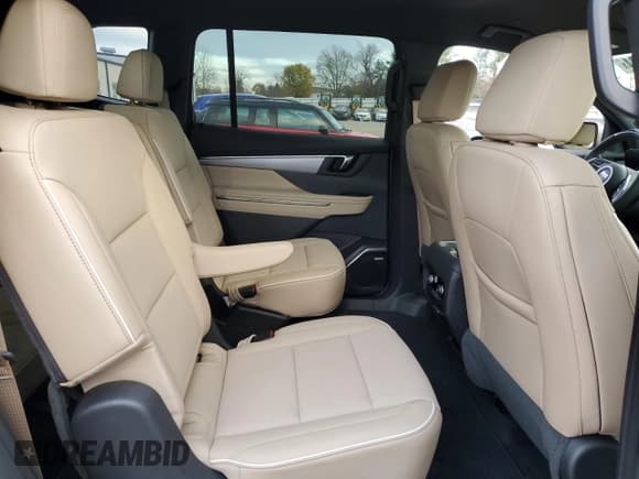 ✅ 2025 Buick Enclave Preferred • VIN: 5GAERARS5SJ101846 • Lot: 80713394. Wystawiony na Copart z przebiegiem 636 mil. Bezpłatny archiwum sprzedaży aukcyjnych z USA i szczegółowy raport historii pojazdu na DreamBid. Zdjęcie 11.