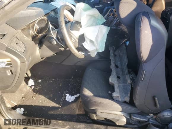 2012 Hyundai Genesis Coupe 2.0T с VIN KMHHT6KD6CU070835, выставлен на аукционе Copart как лот 43513985 с пробегом Не указан миль и Списание • Salvage title. История ставок и продаж доступна на DreamBid. Изображение 7.