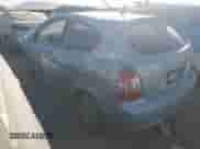 2008 Hyundai Accent GS z VIN KMHCM36C58U065754, wystawiony jako Copart lot #75110174 z przebiegiem 189 492 mil mil oraz Nie do naprawy • Non repairable. Historia ofert i sprzedaży dostępna na DreamBid. Obrazek 2.