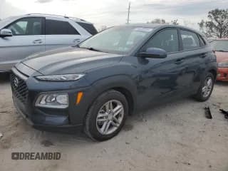 ✅ 2018 Hyundai Kona SE • VIN: KM8K12AA7JU091492 • Лот: 76445254. Опубликован ранее на Copart с пробегом 39 552 миль. Бесплатный доступ к архиву аукционных продаж из США и подробный отчёт об истории автомобиля на DreamBid. Изображение 1.