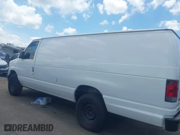 ✅ 2013 Ford Econoline Cargo Commercial • VIN: 1FTSS3EL4DDA11914 • Lot: 42601147. Wystawiony na IAAI z przebiegiem 251 676 mil. Bezpłatny archiwum sprzedaży aukcyjnych z USA i szczegółowy raport historii pojazdu na DreamBid. Zdjęcie 13.