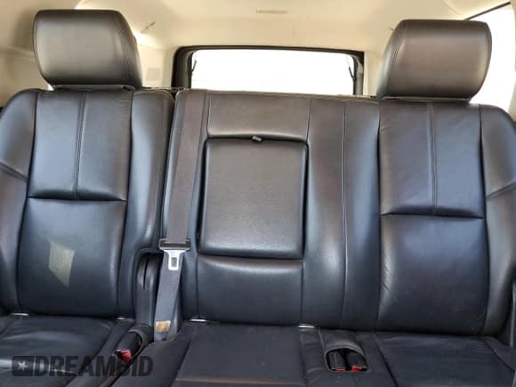 ✅ 2014 Chevrolet Suburban LT • VIN: 1GNSCJE0XER189555 • Lot: 75774274. Wystawiony na Copart z przebiegiem 141 403 mil. Bezpłatny archiwum sprzedaży aukcyjnych z USA i szczegółowy raport historii pojazdu na DreamBid. Zdjęcie 10.