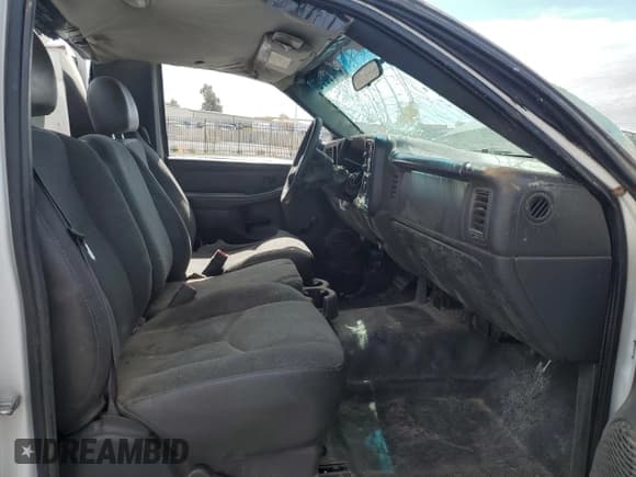 ✅ 2005 Chevrolet Silverado 2500HD Work Truck • VIN: 1GBHC24U95E240875 • Lot: 49729875. Wystawiony na Copart z przebiegiem Nie podano. Bezpłatny archiwum sprzedaży aukcyjnych z USA i szczegółowy raport historii pojazdu na DreamBid. Zdjęcie 10.