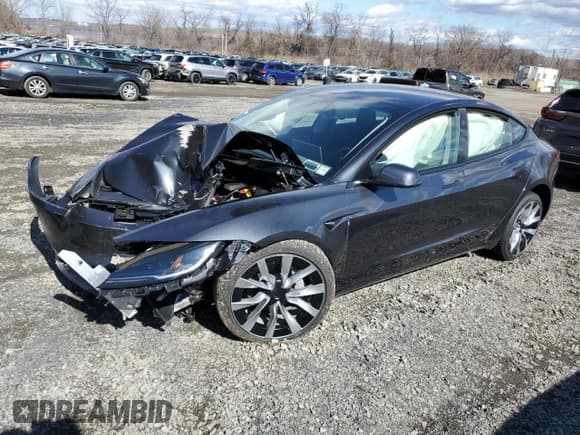 ✅ 2025 Tesla Model 3 Long Range • VIN: 5YJ3E1EB6SF921092 • Lot: 46918025. Wystawiony na Copart z przebiegiem 1 403 mil. Bezpłatny archiwum sprzedaży aukcyjnych z USA i szczegółowy raport historii pojazdu na DreamBid. Zdjęcie 1.