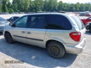 ✅ 2006 Chrysler Town & Country • VIN: 1A4GP45R96B577545 • Lot: 42496613. Wystawiony na IAAI z przebiegiem 225 874 mil. Bezpłatny archiwum sprzedaży aukcyjnych z USA i szczegółowy raport historii pojazdu na DreamBid. Zdjęcie 6.