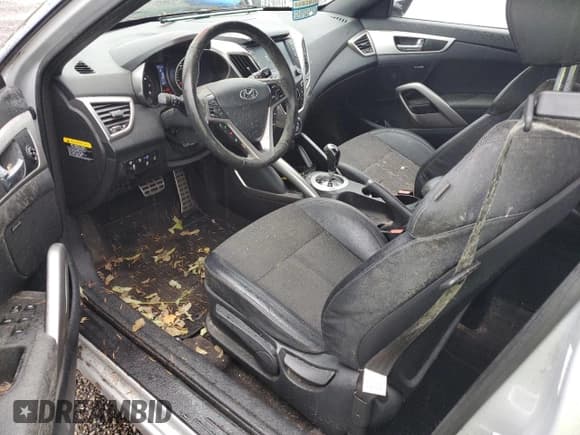 ✅ 2016 Hyundai Veloster • VIN: KMHTC6AD1GU302811 • Lot: 91924135. Wystawiony na Copart z przebiegiem 15 935 mil. Bezpłatny archiwum sprzedaży aukcyjnych z USA i szczegółowy raport historii pojazdu na DreamBid. Zdjęcie 8.