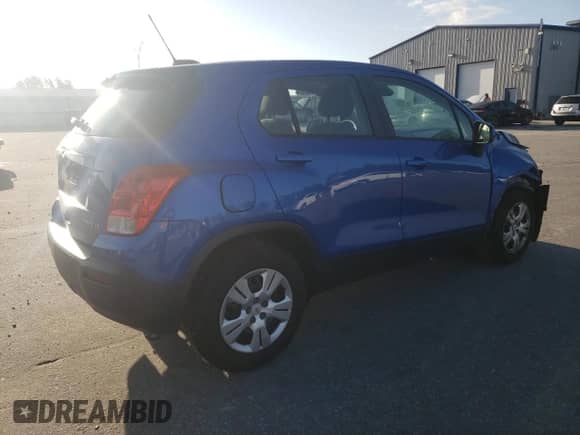 2015 Chevrolet Trax LS z VIN KL7CJKSB0FB246836, wystawiony jako Copart lot #82005255 z przebiegiem 105 912 mil mil oraz Szkoda całkowita • Salvage title. Historia ofert i sprzedaży dostępna na DreamBid. Obrazek 3.
