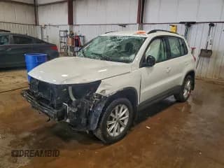 ✅ 2017 Volkswagen Tiguan S • VIN: WVGBV7AX1HK042137 • Lot: 94454245. Wystawiony na Copart z przebiegiem 70 561 mil. Bezpłatny archiwum sprzedaży aukcyjnych z USA i szczegółowy raport historii pojazdu na DreamBid. Zdjęcie 1.