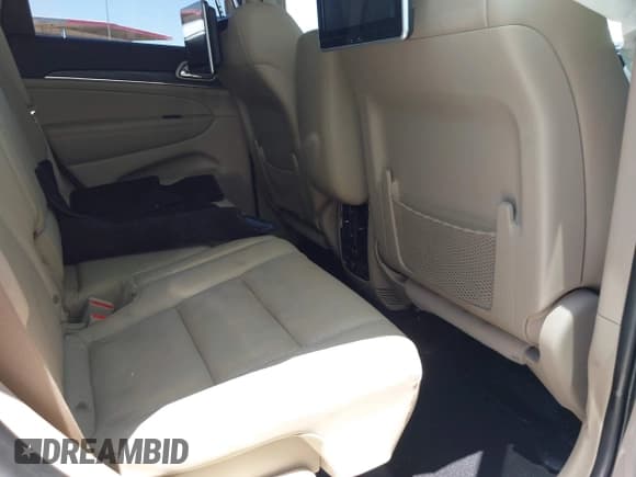 ✅ 2020 Jeep Grand Cherokee Limited X • VIN: 1C4RJFBG5LC388055 • Lot: 42120852. Listed on IAAI with 12,300 mi. Free auction sales archive from the USA and detailed vehicle history report at DreamBid. Image 8.