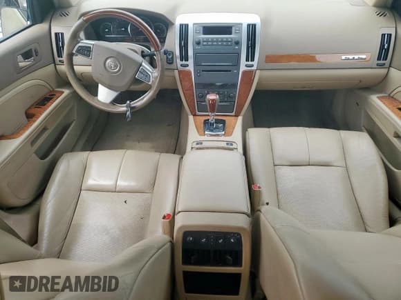 ✅ 2009 Cadillac STS RWD • VIN: 1G6DW67V790132371 • Лот: 70007485. Опубликован ранее на Copart с пробегом 81 181 миль. Бесплатный доступ к архиву аукционных продаж из США и подробный отчёт об истории автомобиля на DreamBid. Изображение 8.