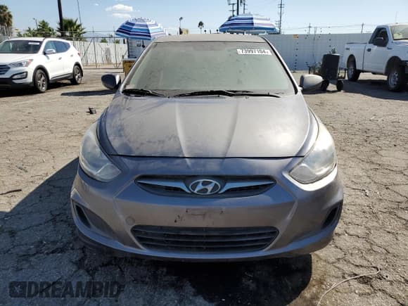 ✅ 2014 Hyundai Accent GLS • VIN: KMHCT4AE4EU633540 • Lot: 73997104. Wystawiony na Copart z przebiegiem Nie podano. Bezpłatny archiwum sprzedaży aukcyjnych z USA i szczegółowy raport historii pojazdu na DreamBid. Zdjęcie 5.