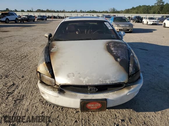 ✅ 1996 Buick Riviera • VIN: 1G4GD2215T4702666 • Lot: 70401284. Wystawiony na Copart z przebiegiem Nie podano. Bezpłatny archiwum sprzedaży aukcyjnych z USA i szczegółowy raport historii pojazdu na DreamBid. Zdjęcie 5.