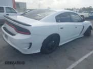 ✅ 2018 Dodge Charger SXT Plus • VIN: 2C3CDXHG5JH263596 • Lot: 43072883. Wystawiony na IAAI z przebiegiem 142 713 mil. Bezpłatny archiwum sprzedaży aukcyjnych z USA i szczegółowy raport historii pojazdu na DreamBid. Zdjęcie 4.