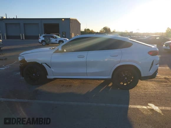 ✅ 2021 BMW X6 xDrive40i • VIN: 5UXCY6C09M9H71208 • Lot: 43471474. Listed on IAAI with 56,092 mi. Free auction sales archive from the USA and detailed vehicle history report at DreamBid. Image 15.