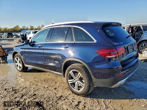 ✅ 2022 Mercedes-Benz GLC 300 • VIN: W1N0G8DB7NG083147 • Лот: 96079985. Опубликован ранее на Copart с пробегом Не указан. Бесплатный доступ к архиву аукционных продаж из США и подробный отчёт об истории автомобиля на DreamBid. Изображение 2.