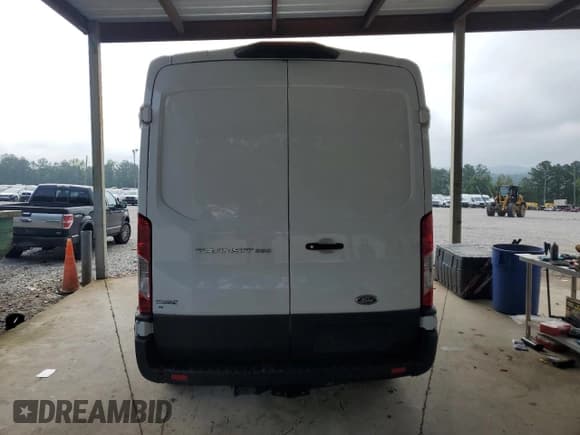 ✅ 2022 Ford Transit Cargo • VIN: 1FTBR1C8XNKA05854 • Лот: 57170555. Опубликован ранее на Copart с пробегом 119 996 миль. Бесплатный доступ к архиву аукционных продаж из США и подробный отчёт об истории автомобиля на DreamBid. Изображение 6.