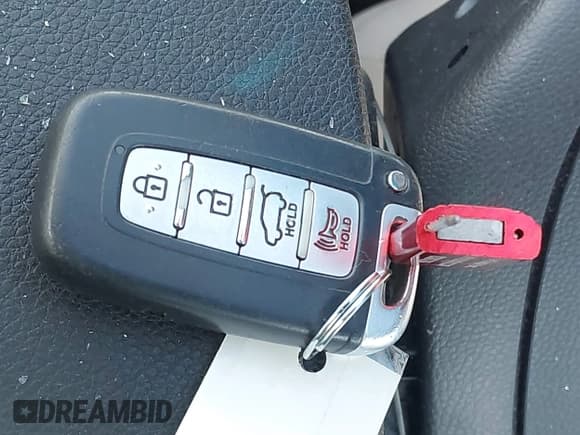 ✅ 2013 Hyundai Elantra • VIN: KMHD35LE7DU124225 • Lot: 43590670. Listed on IAAI with 98,658 mi. Free auction sales archive from the USA and detailed vehicle history report at DreamBid. Image 11.