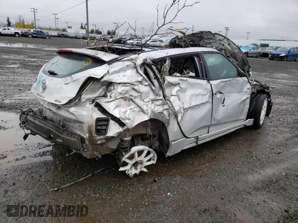 ✅ 2013 Hyundai Veloster Turbo • VIN: KMHTC6AE6DU105394 • Lot: 72088964. Wystawiony na Copart z przebiegiem Nie podano. Bezpłatny archiwum sprzedaży aukcyjnych z USA i szczegółowy raport historii pojazdu na DreamBid. Zdjęcie 3.