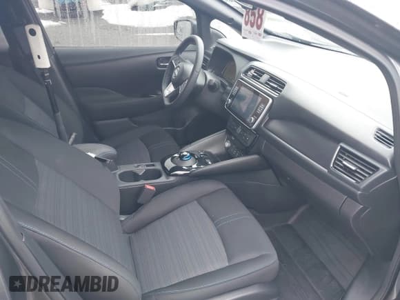 ✅ 2025 Nissan LEAF SV Plus • VIN: 1N4CZ1CV0SC561211 • Lot: 41008053. Wystawiony na IAAI z przebiegiem 1 042 mil. Bezpłatny archiwum sprzedaży aukcyjnych z USA i szczegółowy raport historii pojazdu na DreamBid. Zdjęcie 5.