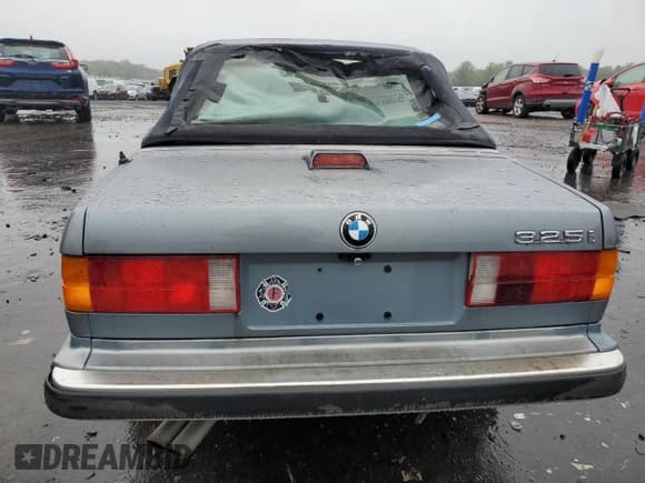 ✅ 1988 BMW 3 Series • VIN: WBABB2307J8861251 • Lot: 72175254. Listed on Copart with 168,465 mi. Free auction sales archive from the USA and detailed vehicle history report at DreamBid. Image 6.