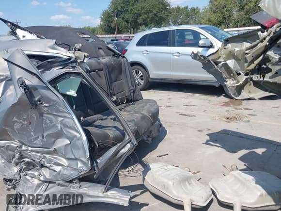 ✅ 2019 Chevrolet Impala Premier • VIN: 1G1105S37KU101825 • Лот: 43183510. Опубликован ранее на IAAI с пробегом 101 390 миль. Бесплатный доступ к архиву аукционных продаж из США и подробный отчёт об истории автомобиля на DreamBid. Изображение 8.