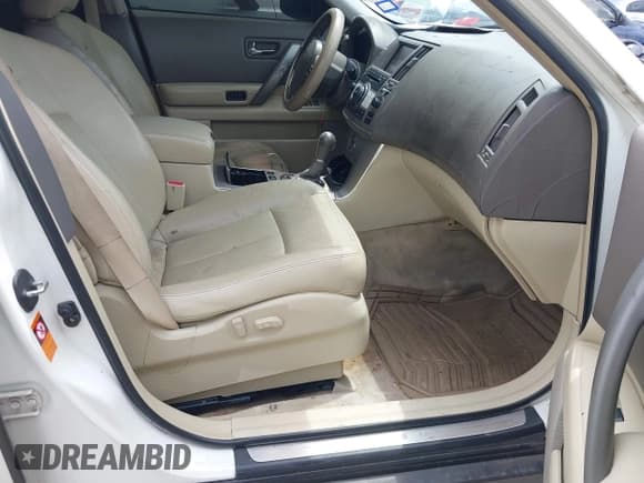 ✅ 2008 Infiniti FX • VIN: JNRAS08U48X103155 • Lot: 42422449. Wystawiony na IAAI z przebiegiem 213 000 mil. Bezpłatny archiwum sprzedaży aukcyjnych z USA i szczegółowy raport historii pojazdu na DreamBid. Zdjęcie 5.