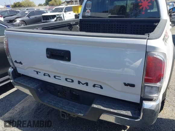 ✅ 2023 Toyota Tacoma SR • VIN: 3TMCZ5AN6PM574443 • Lot: 42875620. Listed on IAAI with 13,232 mi. Free auction sales archive from the USA and detailed vehicle history report at DreamBid. Image 17.