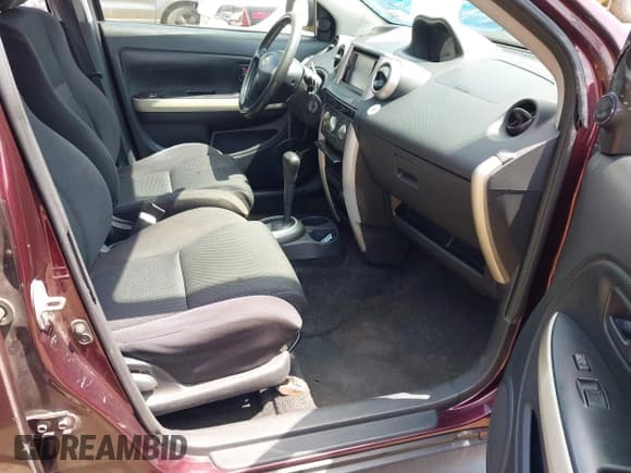 ✅ 2005 Scion xA • VIN: JTKKT624750098978 • Lot: 42949902. Wystawiony na IAAI z przebiegiem 248 572 mil. Bezpłatny archiwum sprzedaży aukcyjnych z USA i szczegółowy raport historii pojazdu na DreamBid. Zdjęcie 5.