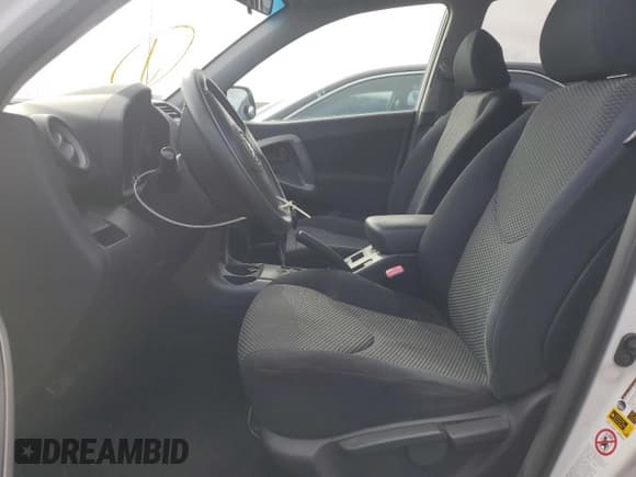 ✅ 2006 Toyota RAV4 Sport • VIN: JTMZD32V266005471 • Лот: 92625965. Опубликован ранее на Copart с пробегом 128 454 миль. Бесплатный доступ к архиву аукционных продаж из США и подробный отчёт об истории автомобиля на DreamBid. Изображение 7.