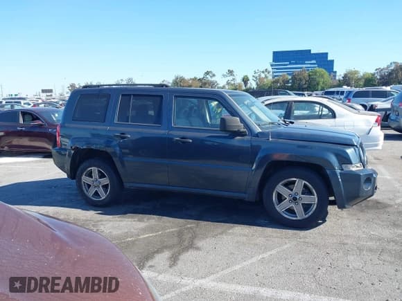 ✅ 2007 Jeep Patriot Sport • VIN: 1J8FF28W87D294692 • Lot: 42236349. Listed on IAAI with 127,859 mi. Free auction sales archive from the USA and detailed vehicle history report at DreamBid. Image 13.