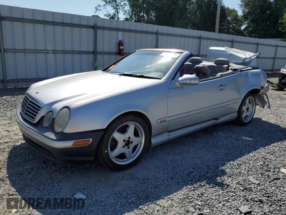 ✅ 2002 Mercedes-Benz CLK 320/430 • VIN: WDBLK65G22T124142 • Lot: 81269395. Wystawiony na Copart z przebiegiem Nie podano. Bezpłatny archiwum sprzedaży aukcyjnych z USA i szczegółowy raport historii pojazdu na DreamBid. Zdjęcie 1.