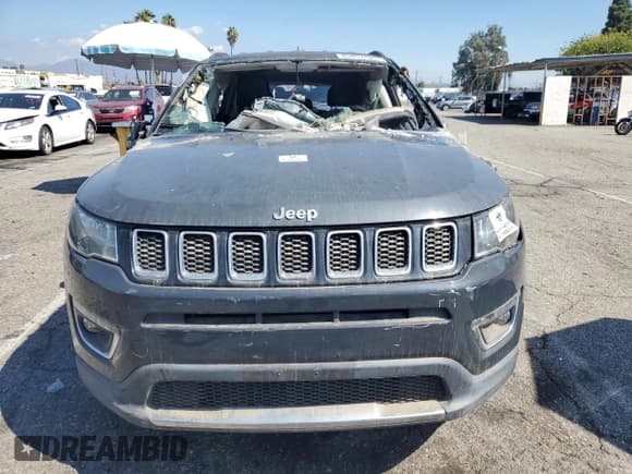 ✅ 2018 Jeep Compass Limited • VIN: 3C4NJCCBXJT420466 • Lot: 83857425. Wystawiony na Copart z przebiegiem Nie podano. Bezpłatny archiwum sprzedaży aukcyjnych z USA i szczegółowy raport historii pojazdu na DreamBid. Zdjęcie 5.