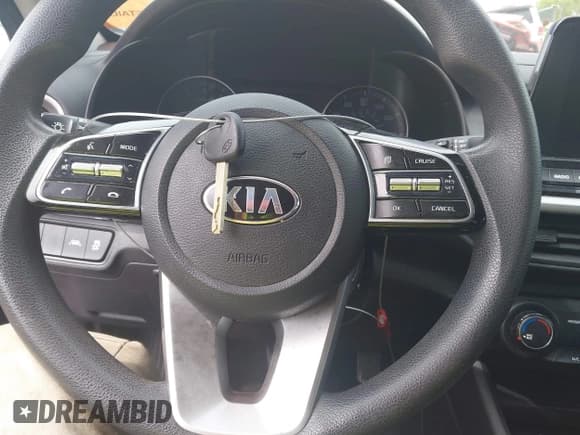 ✅ 2021 Kia Forte LXS • VIN: 3KPF24ADXME291584 • Lot: 39272582. Wystawiony na IAAI z przebiegiem 88 833 mil. Bezpłatny archiwum sprzedaży aukcyjnych z USA i szczegółowy raport historii pojazdu na DreamBid. Zdjęcie 11.